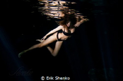 Underwater photo session in mayan cenote by Erik Shenko 